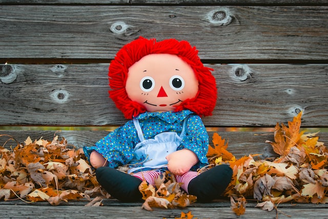 The origin of Annabelle doll. Raggedy Ann