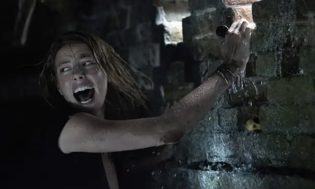 crawl photos from the movie